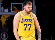 国王陷入低谷，连续三场30+连败，东契奇球队命运悬念！的简单介绍