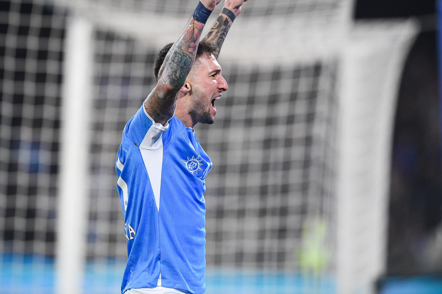 包含那不勒斯逆转胜佛罗伦萨，保持不败的词条