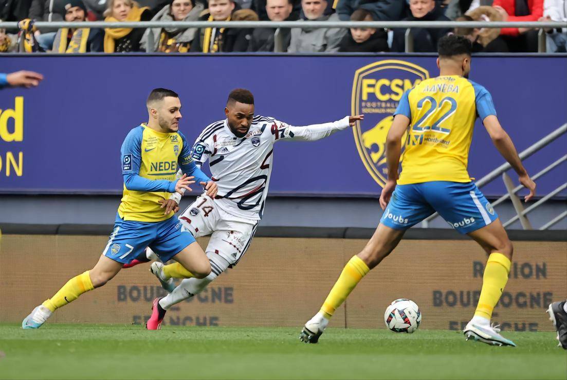 索肖成功击败昂热,取得积分榜上的领先的简单介绍 索肖成功击败昂热,取得积分榜上的领先的简单介绍