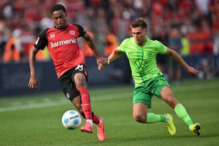 加的斯队上演逆袭,主场发挥优势 加的斯队上演逆袭,主场发挥优势