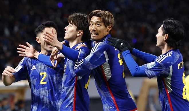 连胜终结！日本队足球赛事中意外爆冷取胜