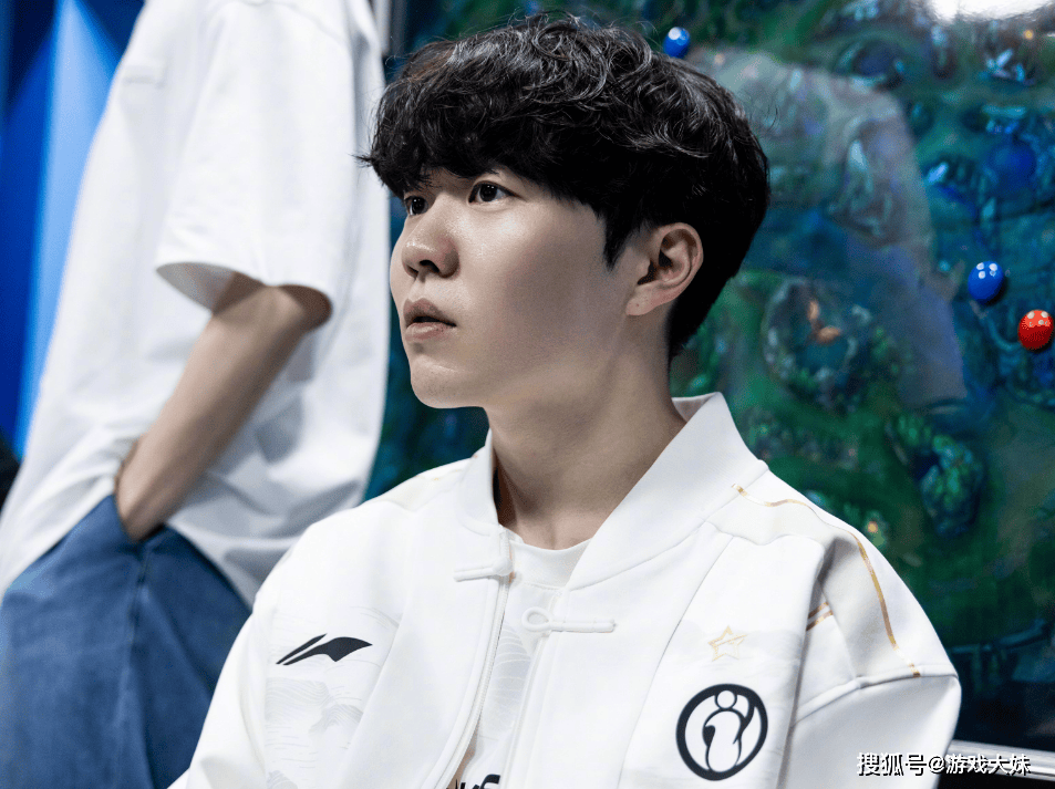 Rookie回归赛场,高光表现首场状态亮眼,雄鹿观众沸腾! Rookie回归赛场,高光表现首场状态亮眼,雄鹿观众沸腾!