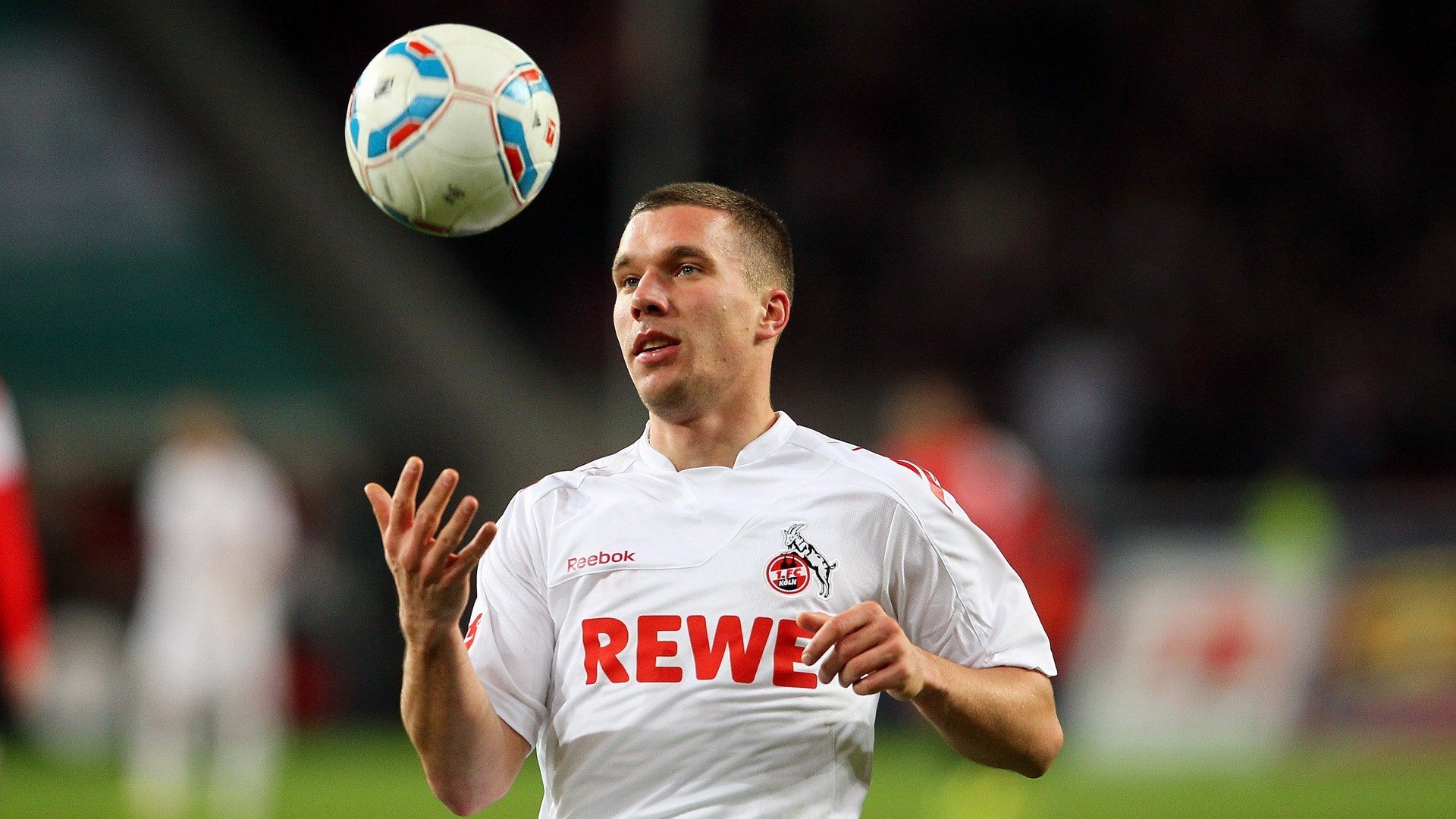 大坂直美官方宣布战术调整新规，拜仁引发争议！比赛高潮迭起