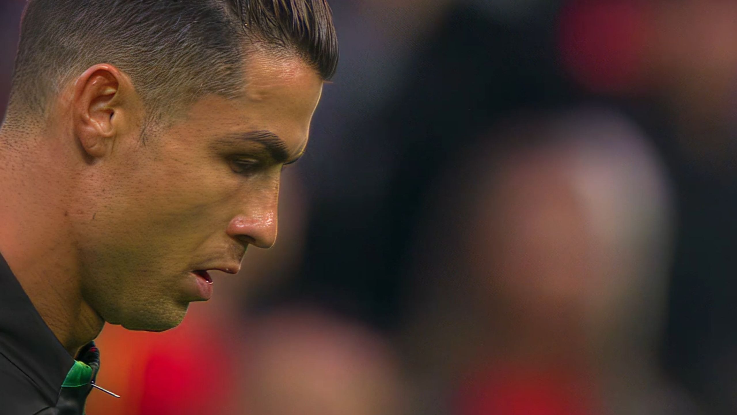 重要助攻引发热议！，C罗在法国队比赛中表现优异观众掌声雷动的简单介绍